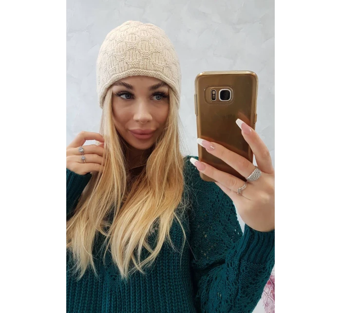 Čepice světle béžová model 18750043 - K-Fashion Čepice světle béžová model 18750043 - K-Fashion