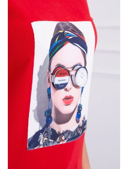 Blúzka so ženskou grafikou červená