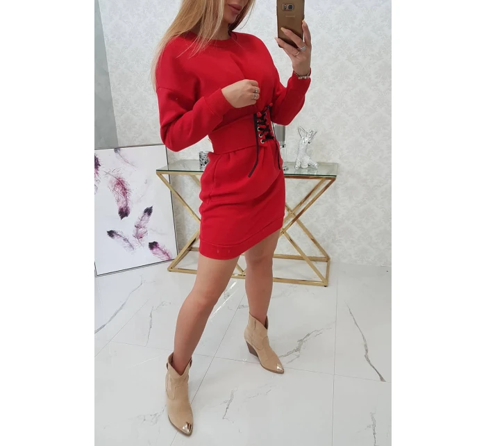 Zateplené šaty s ozdobným páskem červené Zateplené šaty s ozdobným páskem červené