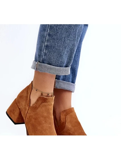 Dámské kotníkové boty na sloupkovém podpatku model 19908010 Hnědá Camel - SEASTAR Dámské kotníkové boty na sloupkovém podpatku model 19908010 Hnědá Camel - SEASTAR