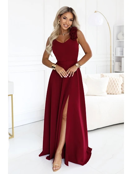 643-9 Elegantné večerné maxi šaty s rozparkom a ružami – bordové 643-9 Elegantné večerné maxi šaty s rozparkom a ružami – bordové