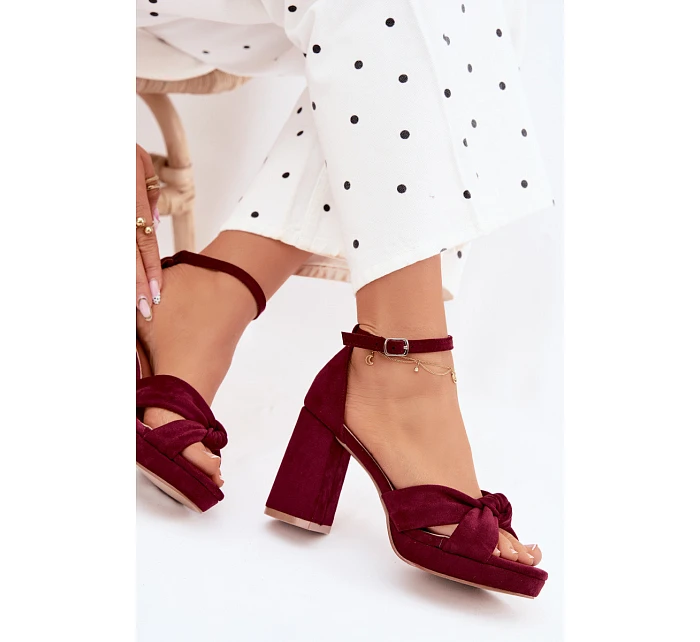 Dámské sandály na podpatku z imitace semiše bordové model 22107184 - Boto