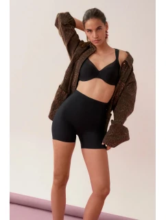 model 21345585 Illusion Curve HW Short BLACK BLACK - Triumph