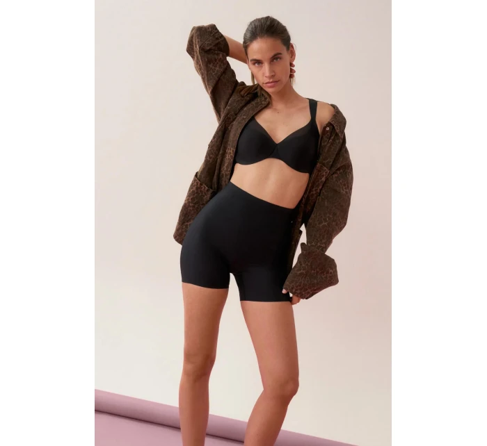 model 21345585 Illusion Curve HW Short BLACK BLACK - Triumph model 21345585 Illusion Curve HW Short BLACK BLACK - Triumph