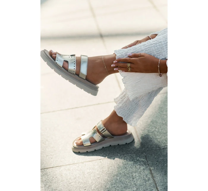 Klapki Damskie Z Naturalnej Skóry Na Platformie Zazoo 40440 Złote