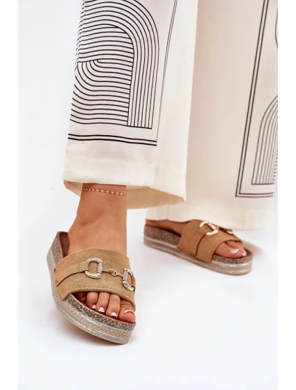 Dámské Pantofle Na Platformě Se Zlatou Dekorací A Camel model 21689915 - Boto