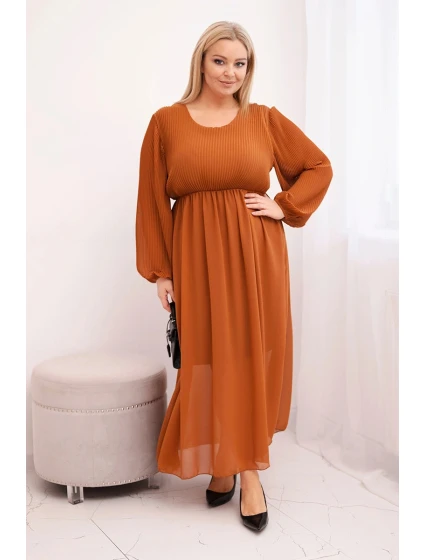 Dámská plisovaná sukýnka Plus Size z viskózy a s dlouhým rukávem camelová Dámská plisovaná sukýnka Plus Size z viskózy a s dlouhým rukávem camelová