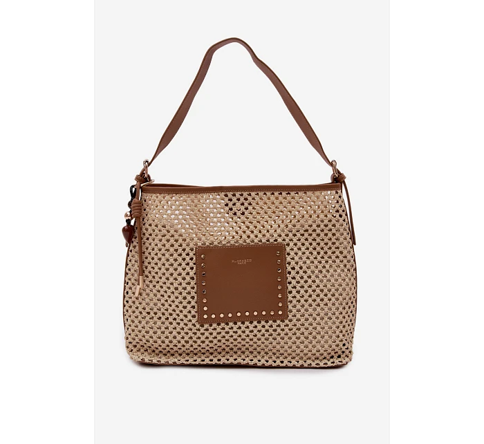 Beige kabelka s pleteným a přívěskem na léto Fayette