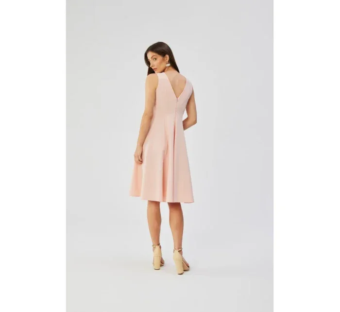 S358 Priliehavé šaty bez rukávov - púdrové