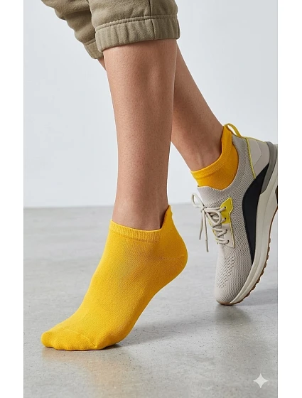 Hladké ponožky pro mládež Wola Yellow model 20725023 - Gatta