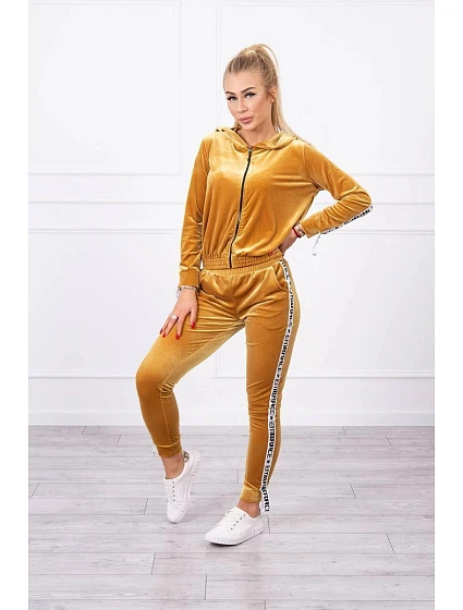 Velurová souprava s ozdobnými model 21752920 hořčicová - K-Fashion