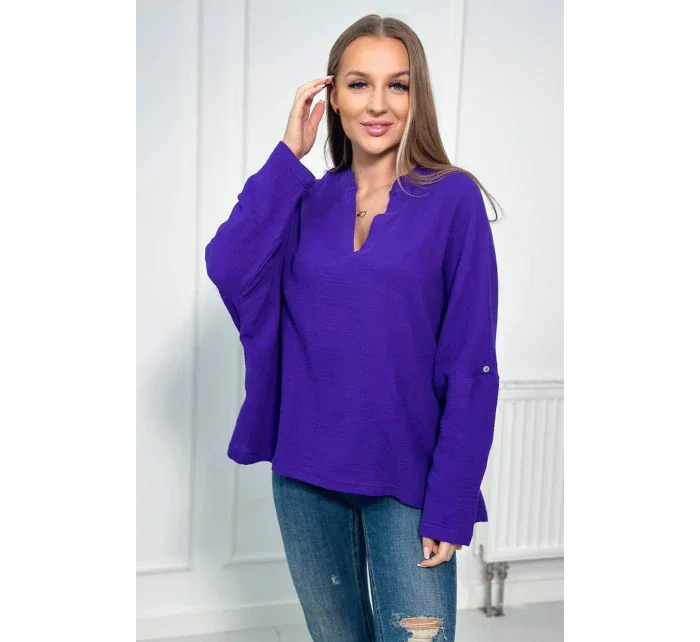 Mušelínová blúzka s vyhrnutými rukávmi tmavo fialová
