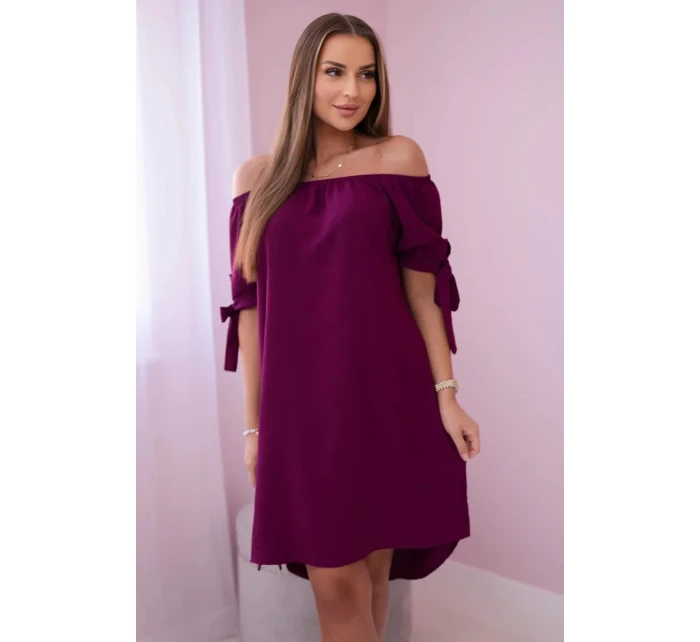 Šaty vázané na rukávech švestka