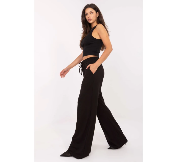 Tepláky model 216510 Relevantnosť