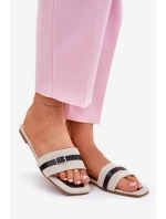 Ploché dámské sandály s páskem a přezkou béžové model 21689544 - Boto