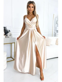 Elegantní dlouhé béžové dámské saténové šaty s výstřihem a rozparkem na noze model 19405276 - numoco