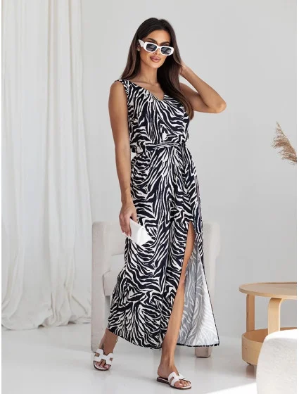 Jednoduché černé dámské šaty s páskem model 20119939 - Moon