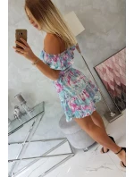 Kvetinové šaty s odhalenými ramenami v mätovej farbe