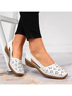 W bílá kožená polobotka model 22050397 - Rieker