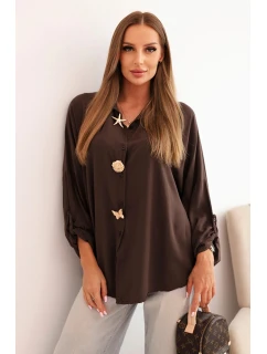 Dámska košeľa z viskózy s ozdobnými gombíkmi a golierom hnedá