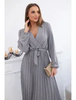 Šaty s viazaným plisovaným lemom sivé