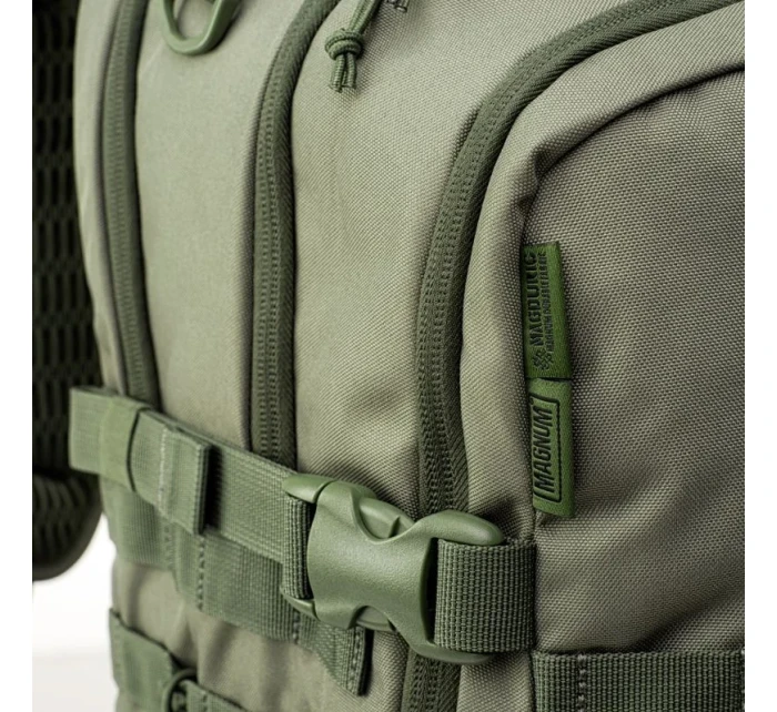 Batoh  37 model 20068638 - Magnum