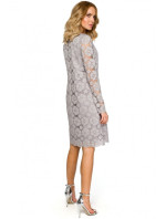 model 18001961 Krajkové šaty áčkového střihu s dlouhými rukávy šedé - Moe