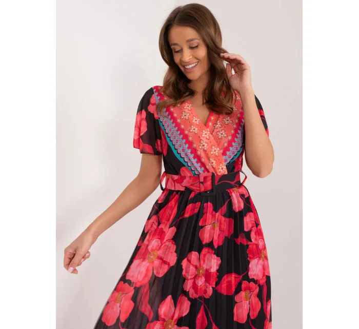 Šaty DHJ SK 11331 5.19 čierna a červená Šaty DHJ SK 11331 5.19 čierna a červená