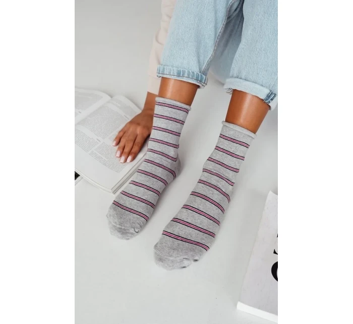 Milena 0200-162 Tenké pruhované ponožky 37-41