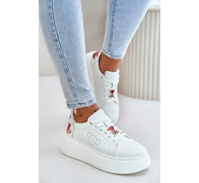 Dámske kožené tenisky na platforme s brošňou a ozdobným kvetom White Dámske kožené tenisky na platforme s brošňou a ozdobným kvetom White
