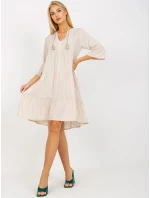 Šaty model 17408037 světle béžové - FPrice Šaty model 17408037 světle béžové - FPrice