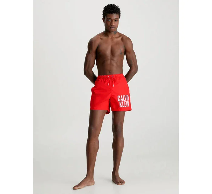 Pánske stredne dlhé plavecké šortky so šnúrkou KM0KM00794 XNE Red - Calvin Klein