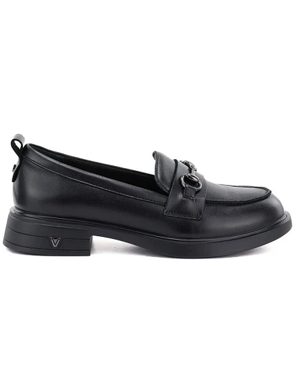 Dámské kožené polobotky – černé mokasíny model 22343063 - VINCEZA Dámské kožené polobotky – černé mokasíny model 22343063 - VINCEZA