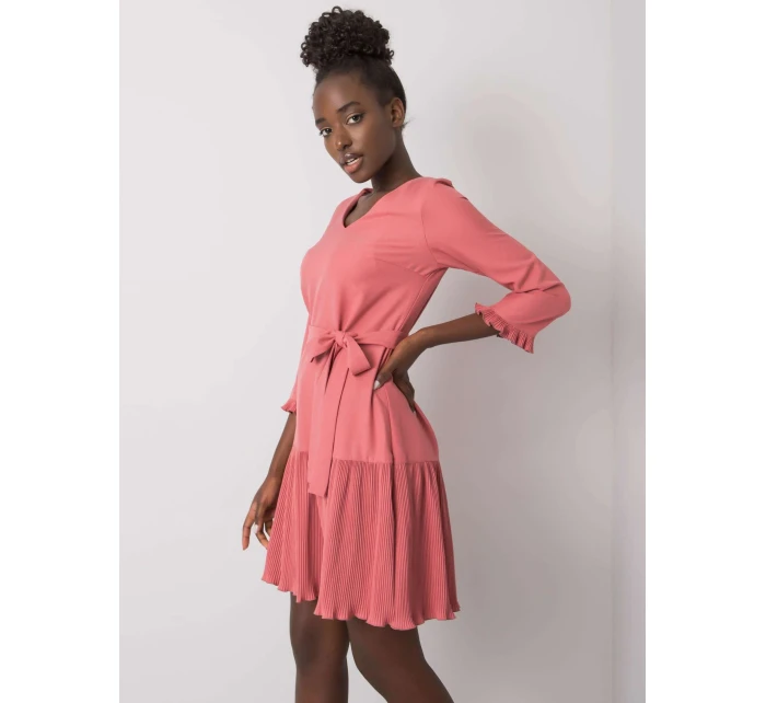 Šaty LK SK model 15406559 tmavě růžová - FPrice Šaty LK SK model 15406559 tmavě růžová - FPrice