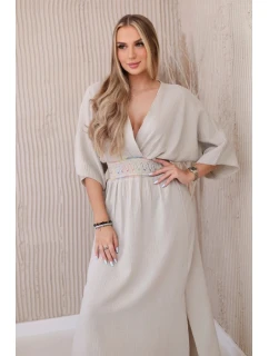 Mušelínové šaty s výšivkou v pase béžový