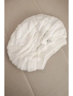 Dámská zimní čepice s ozdobným pletením a krystaly model 21878095 bílá - K-Fashion