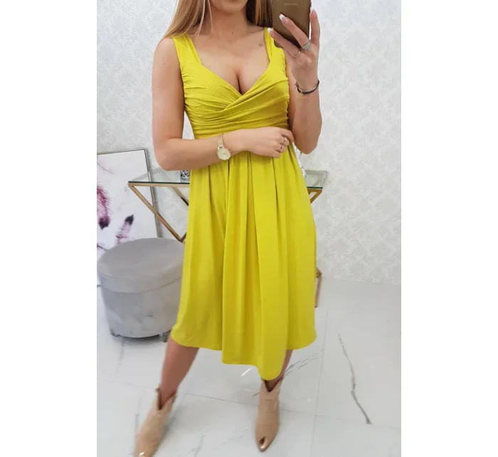 Šaty so širokými ramienkami