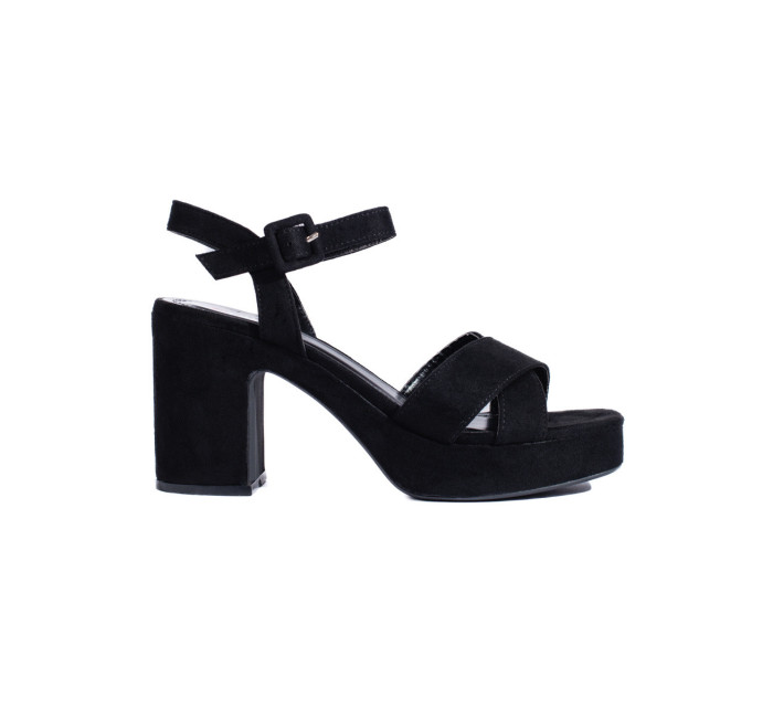 Praktické čierne dámske sandále na širokom podpätku