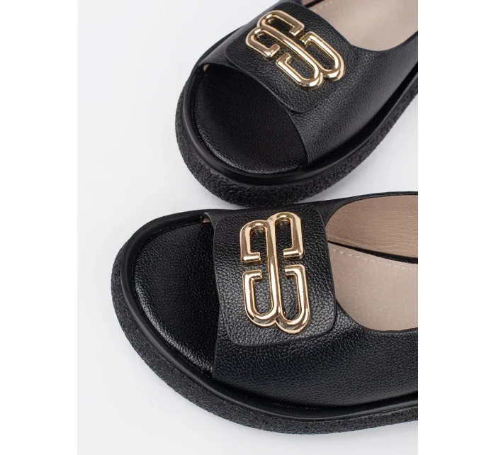 Praktické černé sandály dámské bez podpatku Praktické černé sandály dámské bez podpatku