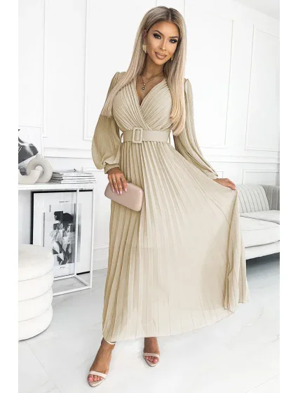 KLARA Béžové dámské plisované šaty s opaskem a výstřihem model 18462563 - numoco basic KLARA Béžové dámské plisované šaty s opaskem a výstřihem model 18462563 - numoco basic