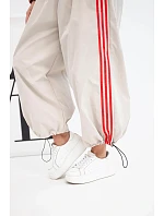 Dámská bavlněná souprava s oversized kalhotami a model 22294706 lampasy béžová - K-Fashion Dámská bavlněná souprava s oversized kalhotami a model 22294706 lampasy béžová - K-Fashion