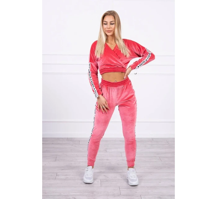 Velúrová súprava s nápisom Queen raspberry