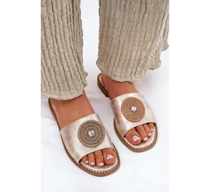 Klapki Damskie Na Płaskim Obcasie Z Ozdobą S.Barski KV51-013 Złote Klapki Damskie Na Płaskim Obcasie Z Ozdobą S.Barski KV51-013 Złote