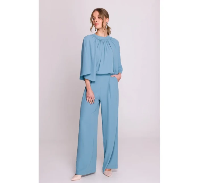 Kombinéza s širokými rukávy a zády  modrá model 20966219 - STYLOVE