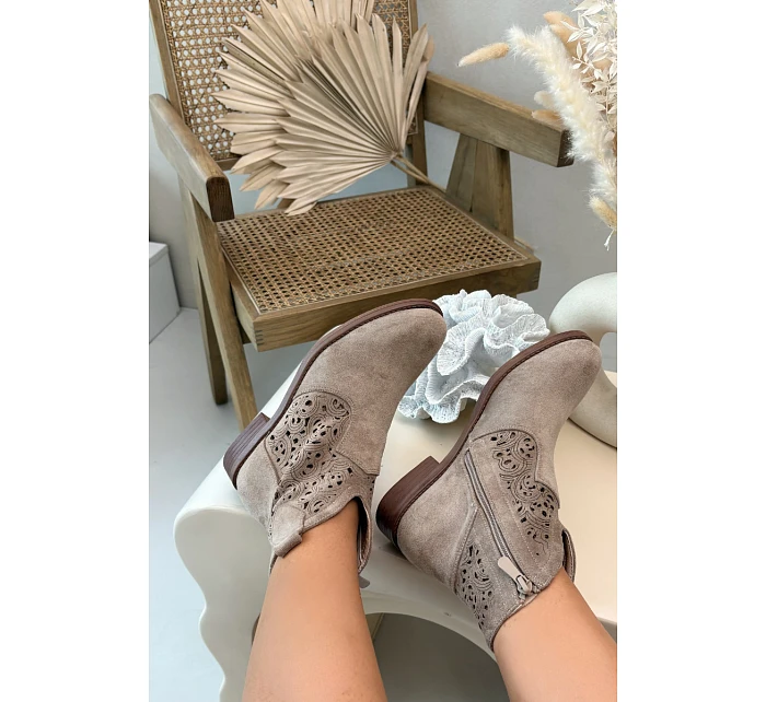 Dámské perforované kotníkové boty model 22102058 Béžové - S.Barski