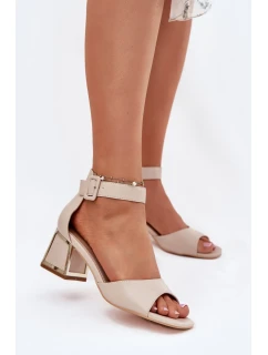 Sandále na podpätku model 213931 Krok vo veľkom štýle