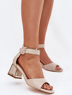 Sandále na podpätku model 213931 Krok vo veľkom štýle