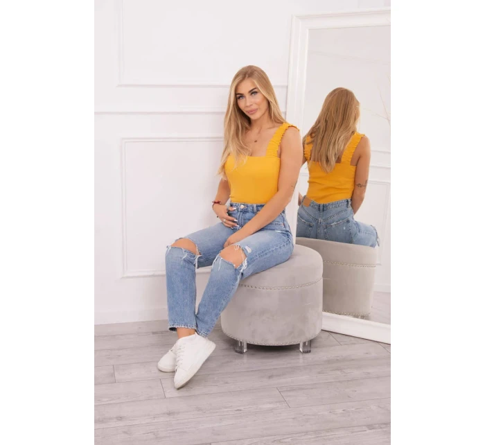 Halenka bez ramínek s volánky v hořčicové barvě Halenka bez ramínek s volánky v hořčicové barvě