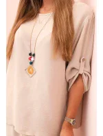 Dámsky set s blúzkou s náhrdelníkom a širokými nohavicami béžovej farby