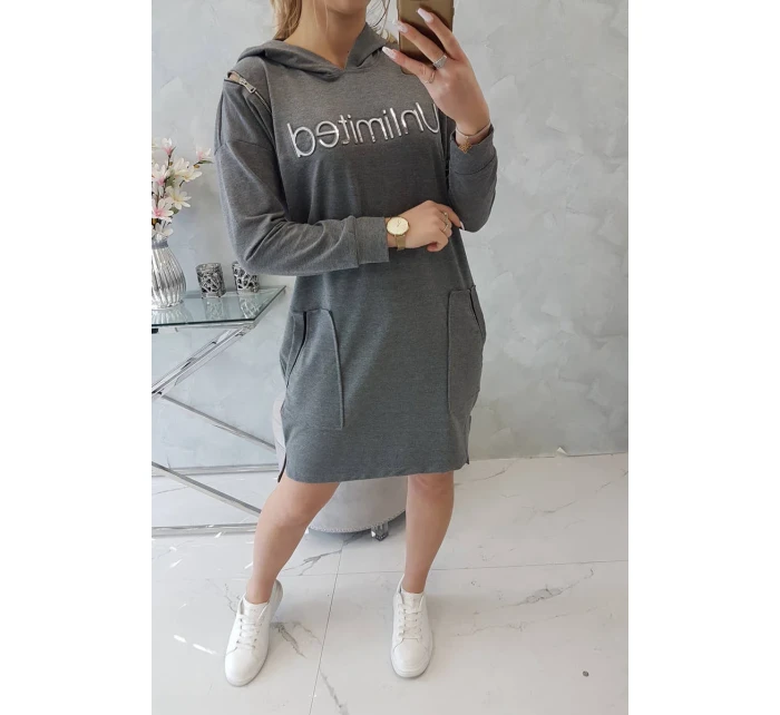model 18747744 grafitové šaty - K-Fashion